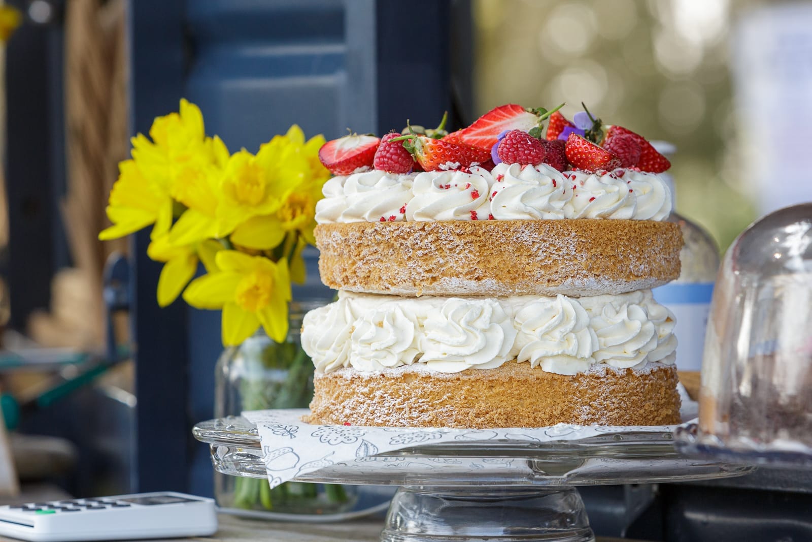 wild tea bar victoria sponge with strawberrys